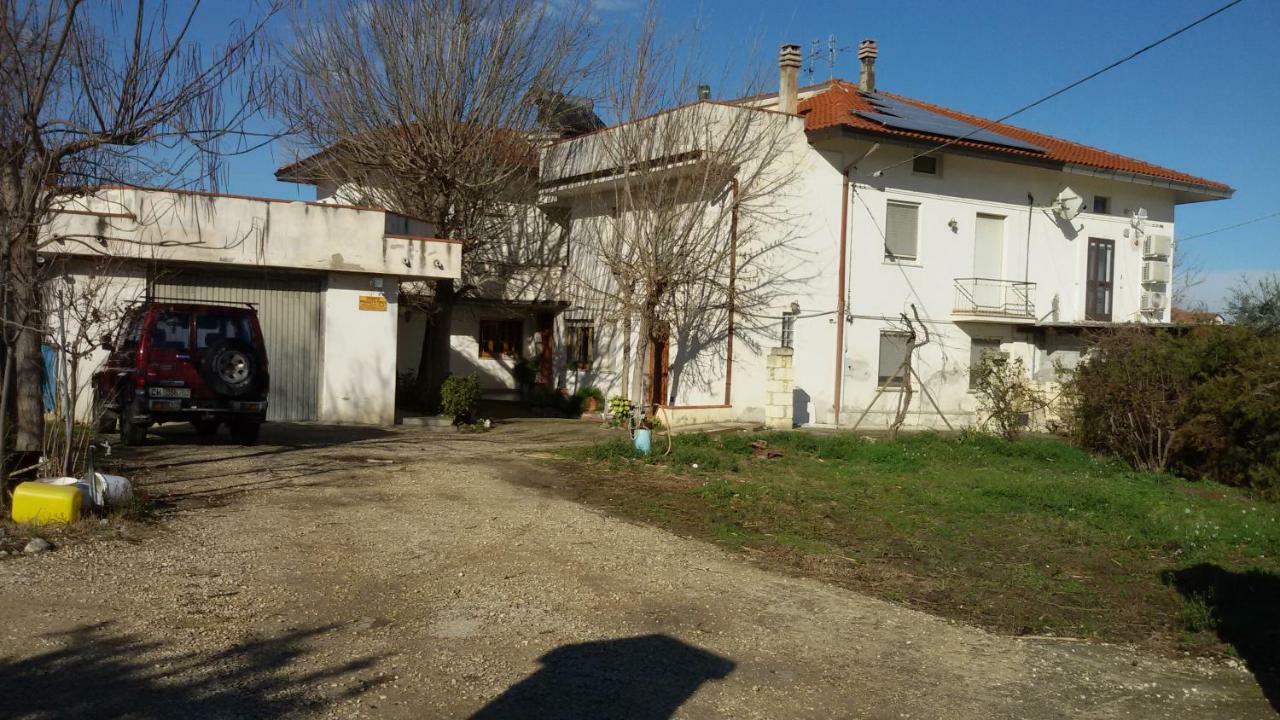 Gasthaus Fattoria Zitumasse Crecchio Exterior foto