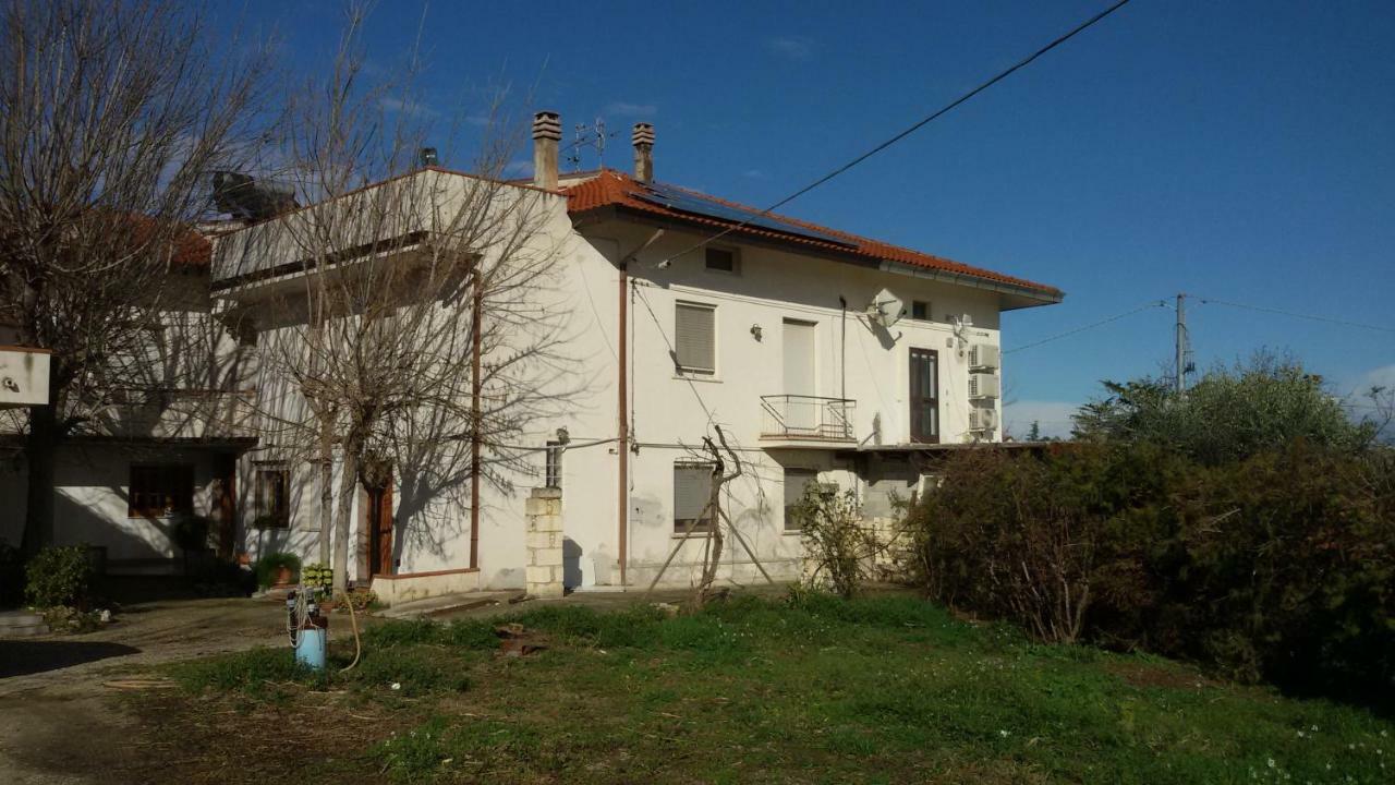 Gasthaus Fattoria Zitumasse Crecchio Exterior foto